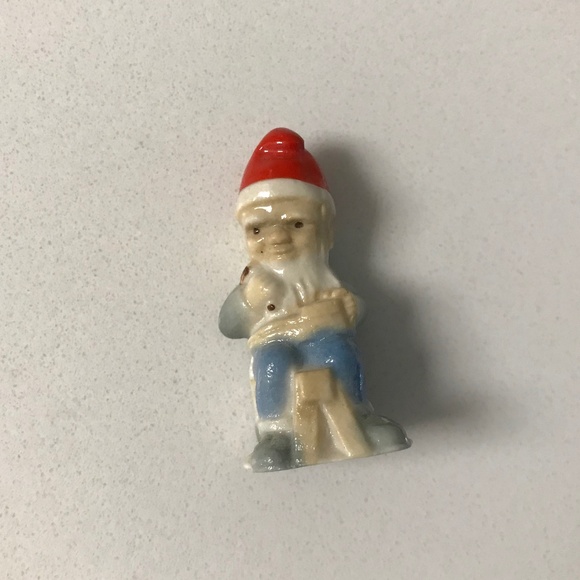 Vintage Wade Of Ireland Lucky Leprechaun Cobbler Gnome Whimsies 1950s -60s 1 pc - Picture 7 of 11